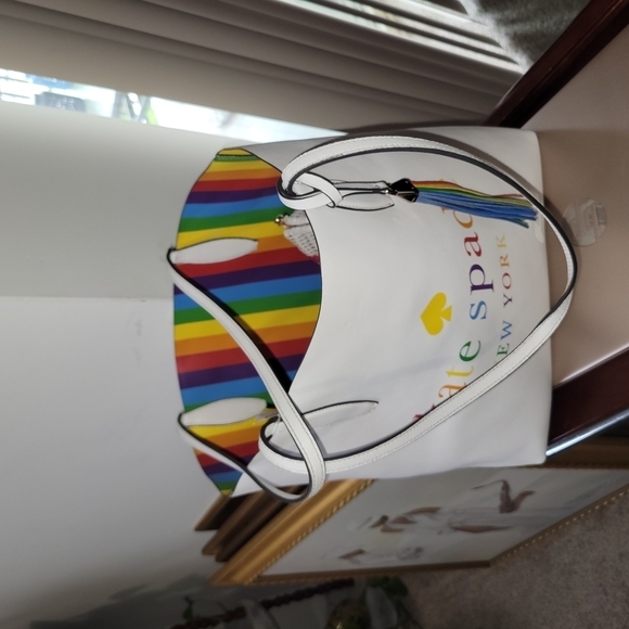 Kate Spade Red and White Tote Bag Vibrant Design Excellent CONDITION - Picture 4 of 5